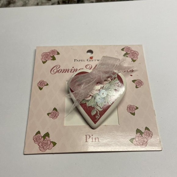 NWT Papel Giftware Brooch Pin Pink / White Heart with Ribbon - Coming Up Roses - Picture 1 of 6